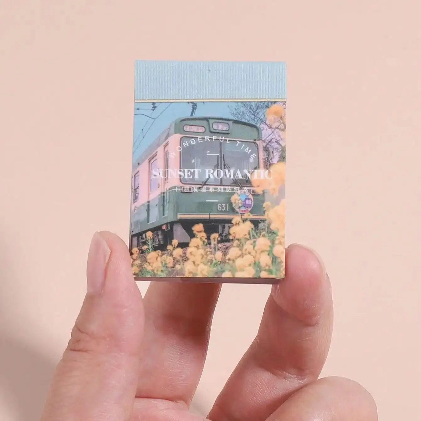 1冊の優しいスタイルの模様入り紙、非粘着性、さまざまなデザイン、スクラップブッキングや封筒の装飾に適しています。