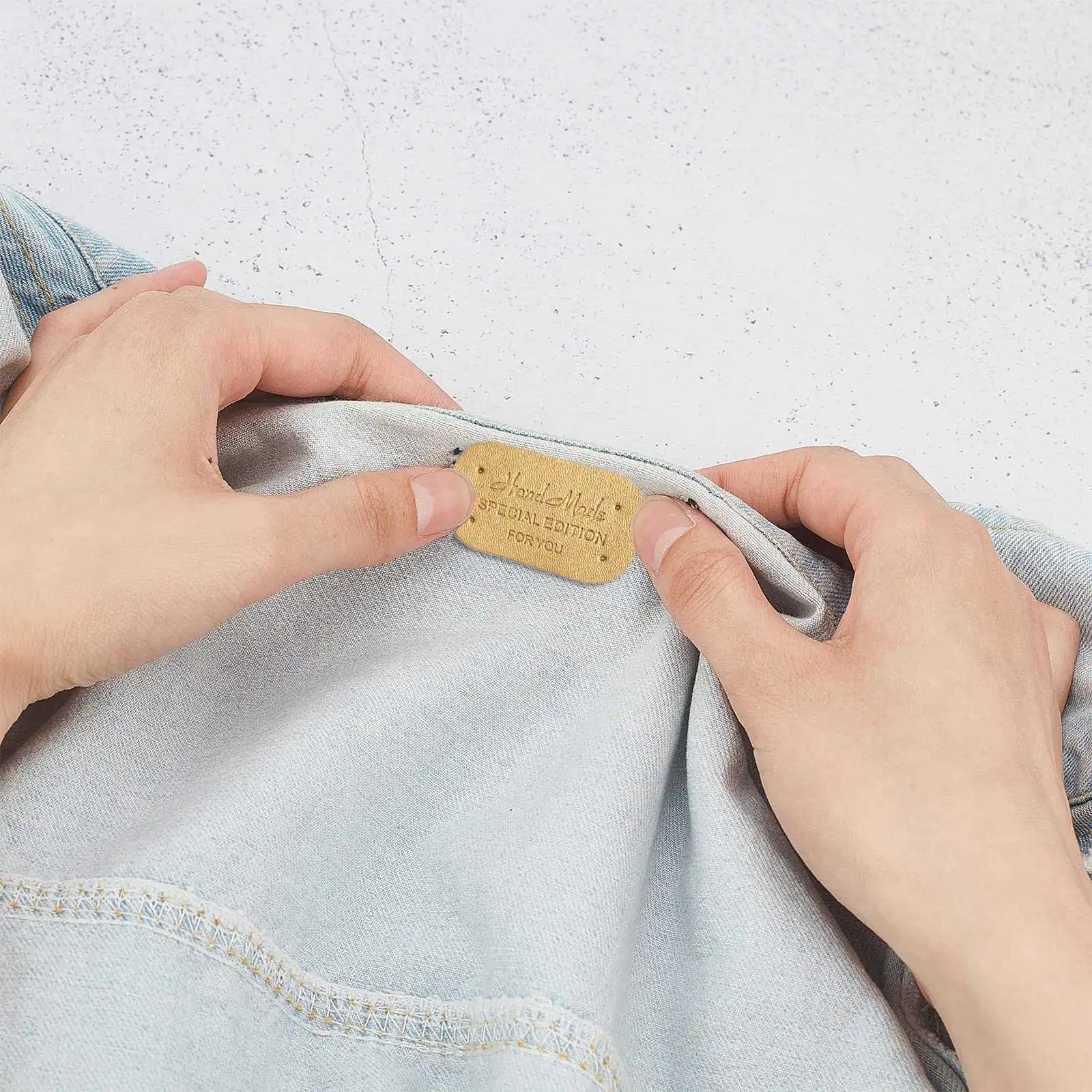 

B-T 100Pcs Faux Leather Tags for Clothes Handmade Gift Handcraft Faux Leather Labels DIY Sewing Tags Garment Accessories
