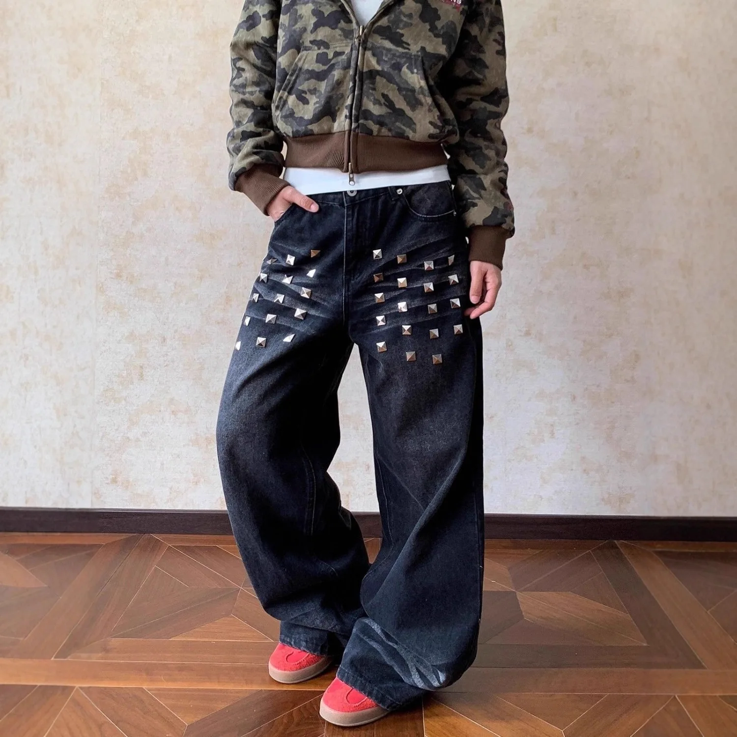 YKJDYK Women's Jeans Pants Vintage Wash Straight Leg Denim Patchwork With Studs Embellishment American Retro Streetwear Trousers