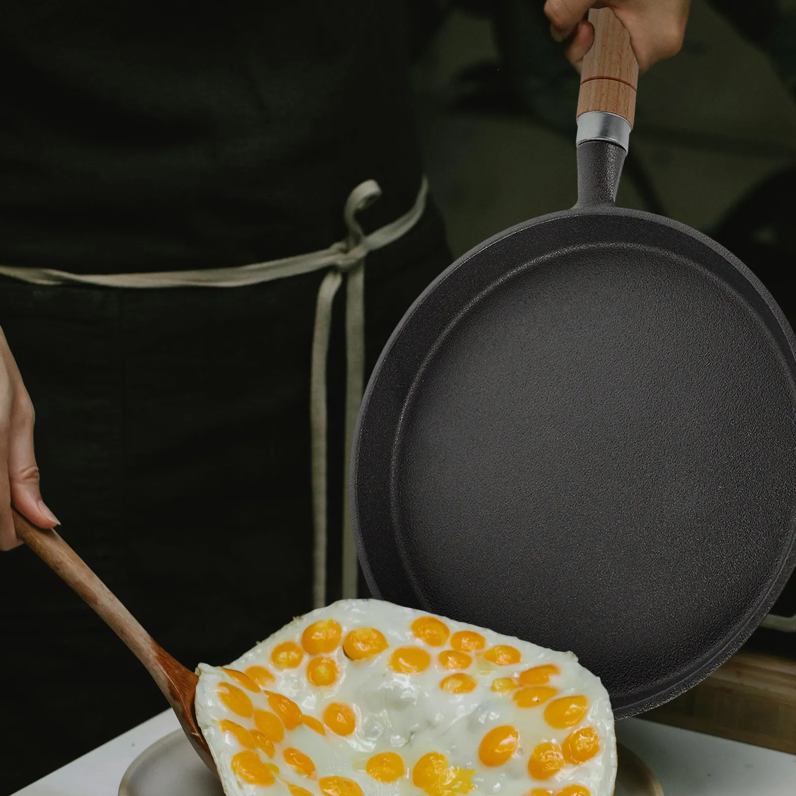 

Sturdy Cast Iron Crepe Pan Nonstick Surface Side Handle Frying Pan for Eggs Pancakes Tortillas Steak Breakfast Home Restaurant