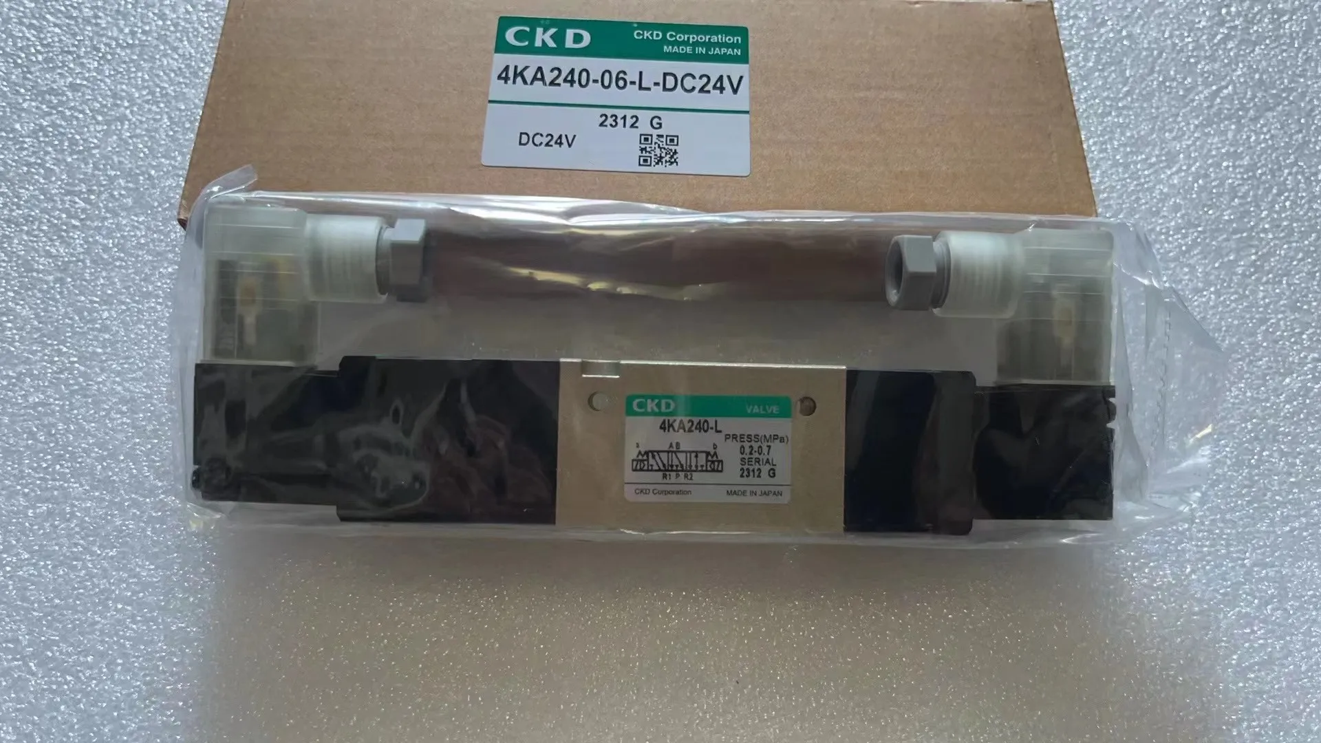 Brand  new   4KA240-06-L -DC24V   Solenoid Valve