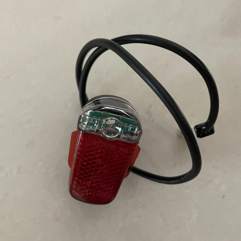 Bremslicht Rücklicht für Ninebot Max G30D Elektroroller Zubehör Hinten Rücklicht Wasserdichtes Warnlicht E-Scooter Neu – Detail 6