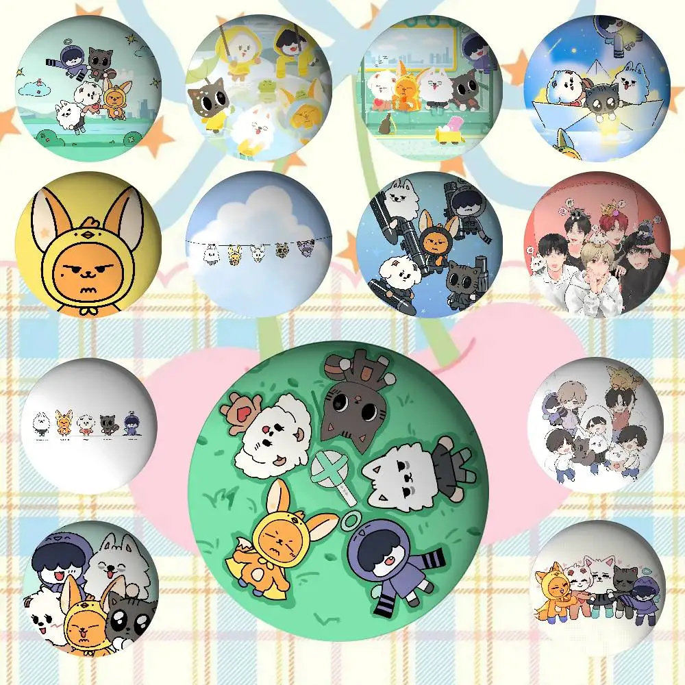 لطيف A-TXT-Es شارات الكرتون المشجعين الكرتون التلبيب دبابيس بروش شعار الحلي هدايا الناس ظهره ديكور قطع المجوهرات