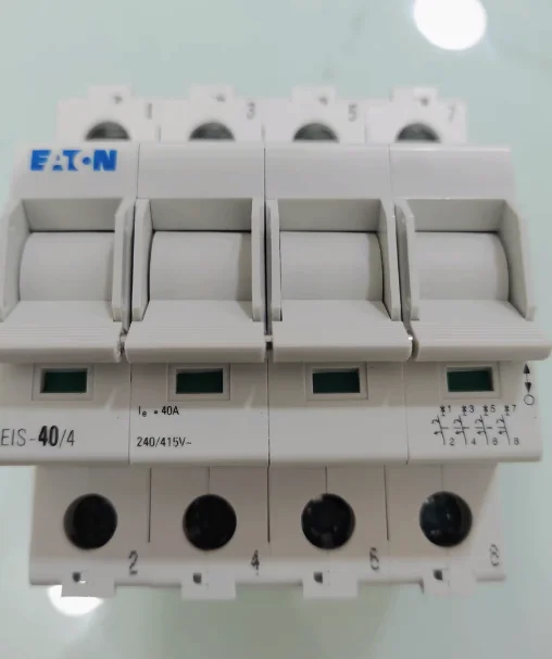 

New EIS-40/4 Load isolation switch breaker ATON