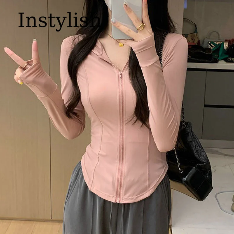 Women Zip Up Hooded Slim Jacket Long Sleeve Thumb Hole Curved Hem Fitted Workout Sun Protection Casual Athletic Outerwear Tops