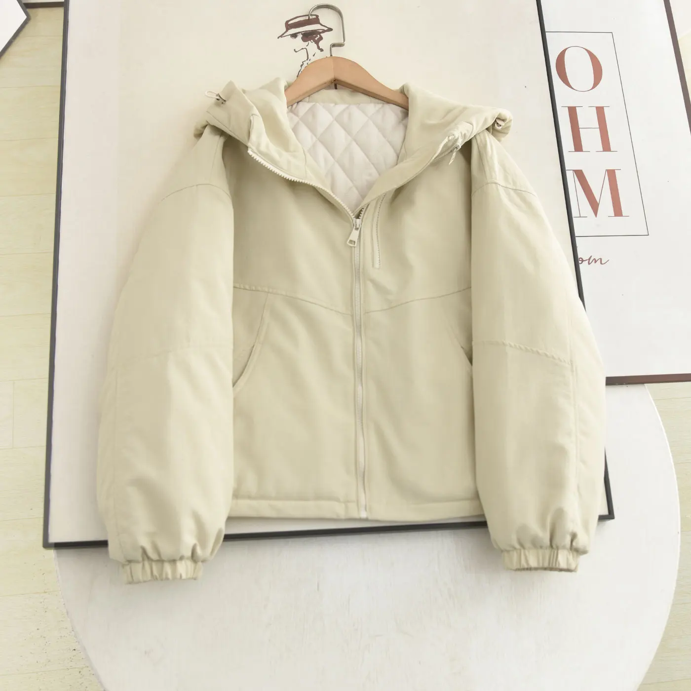 

Повседневная свободная женская хлопковая куртка 2025 года, новая зимняя модель с капюшоном, теплая, стройнящая, универсальная, маленького размера, женское хлопковое пальто