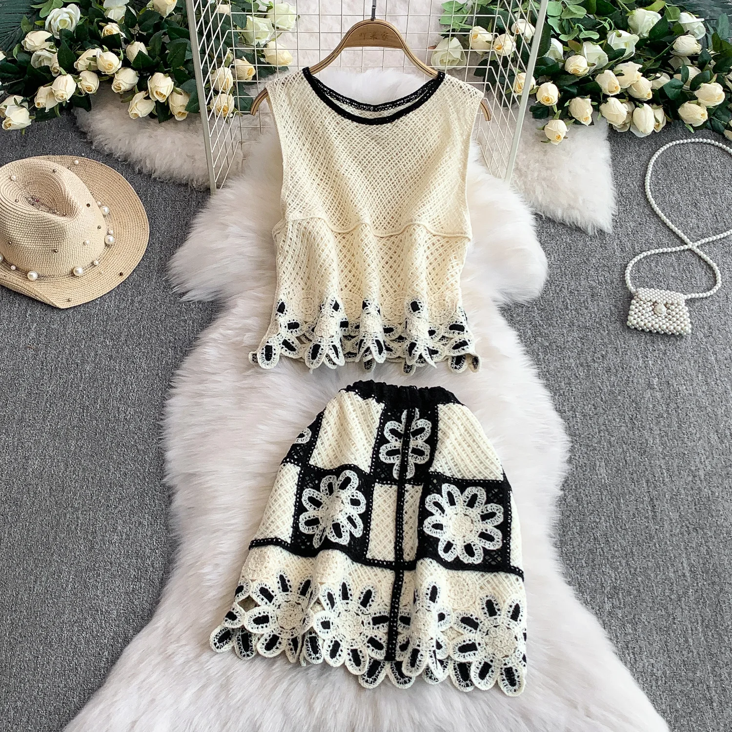 

Summer Women Knitted Skirt Set Round Neck Tank Top Splicing Hollow Tank Top Hook Flower Skirt Two Pieces Set Bohemian Style Suit