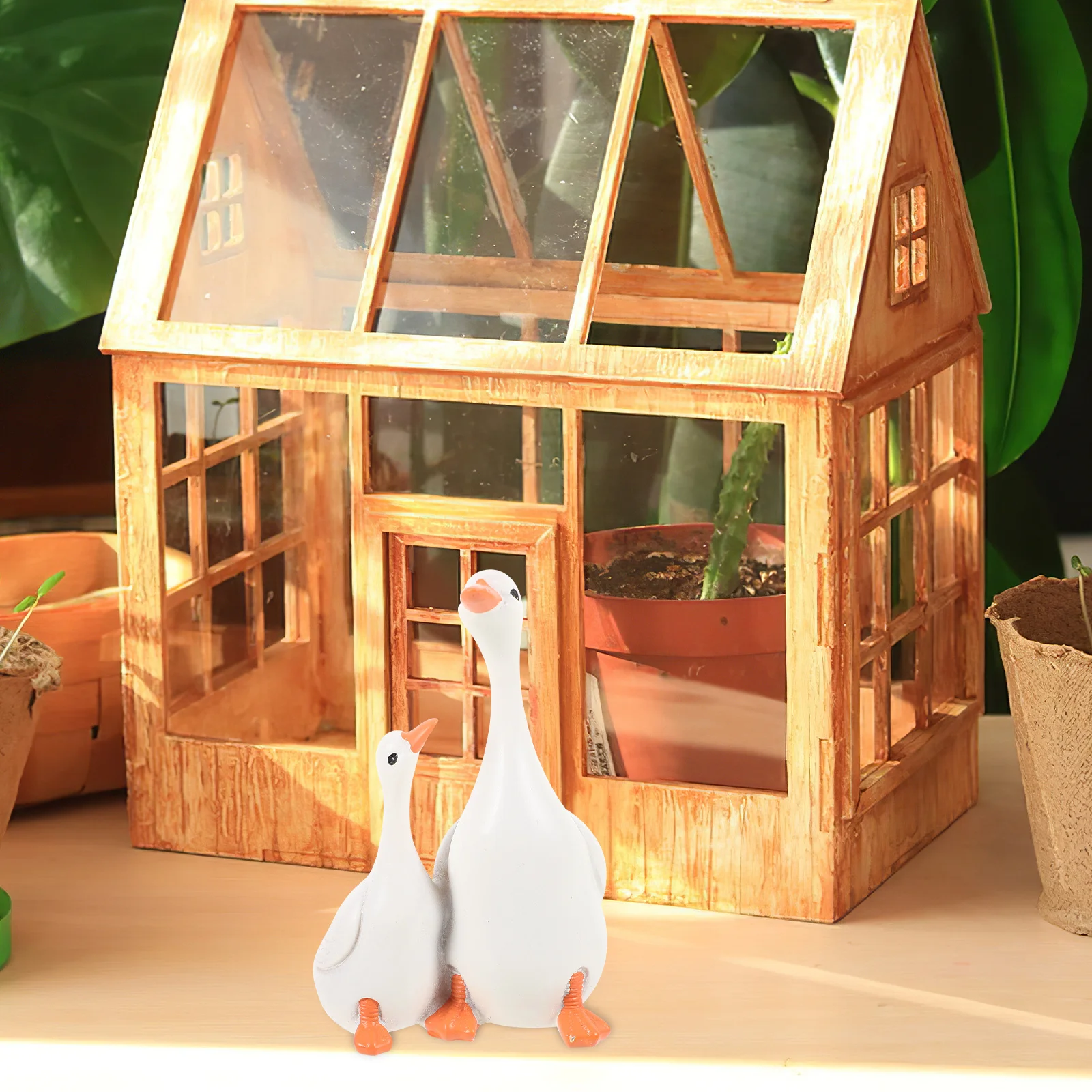 

1Set Desktop Decoration Adorable Resin Duck Shaped Ornament for Home Office Living Room Kids Room Stylish Resin Craft Sculpture