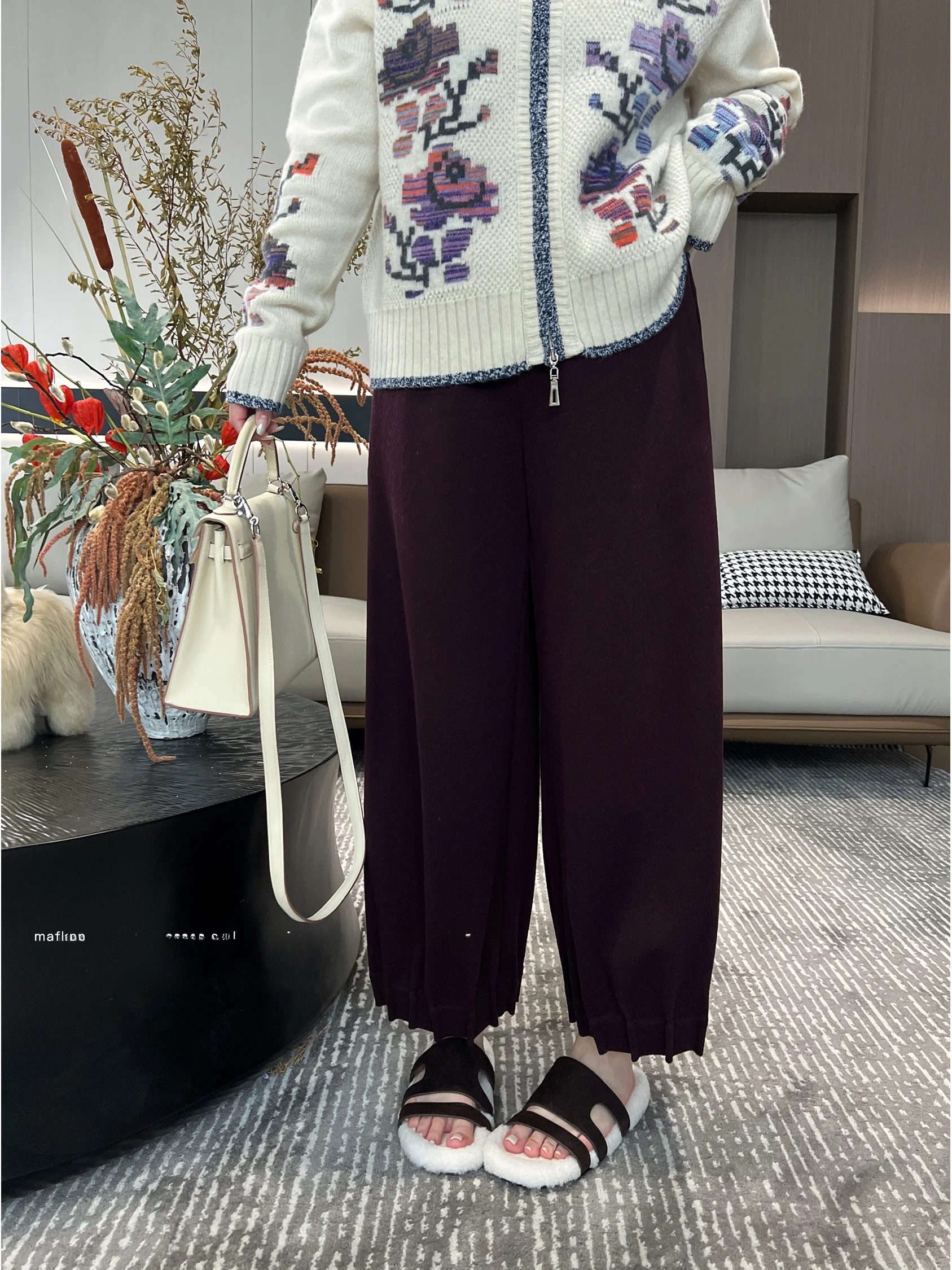 

Брюки повседневные JiJi Private Label с отворотами, скрывающие недостатки фигуры, больших размеров, для отдыха, модель MK3284