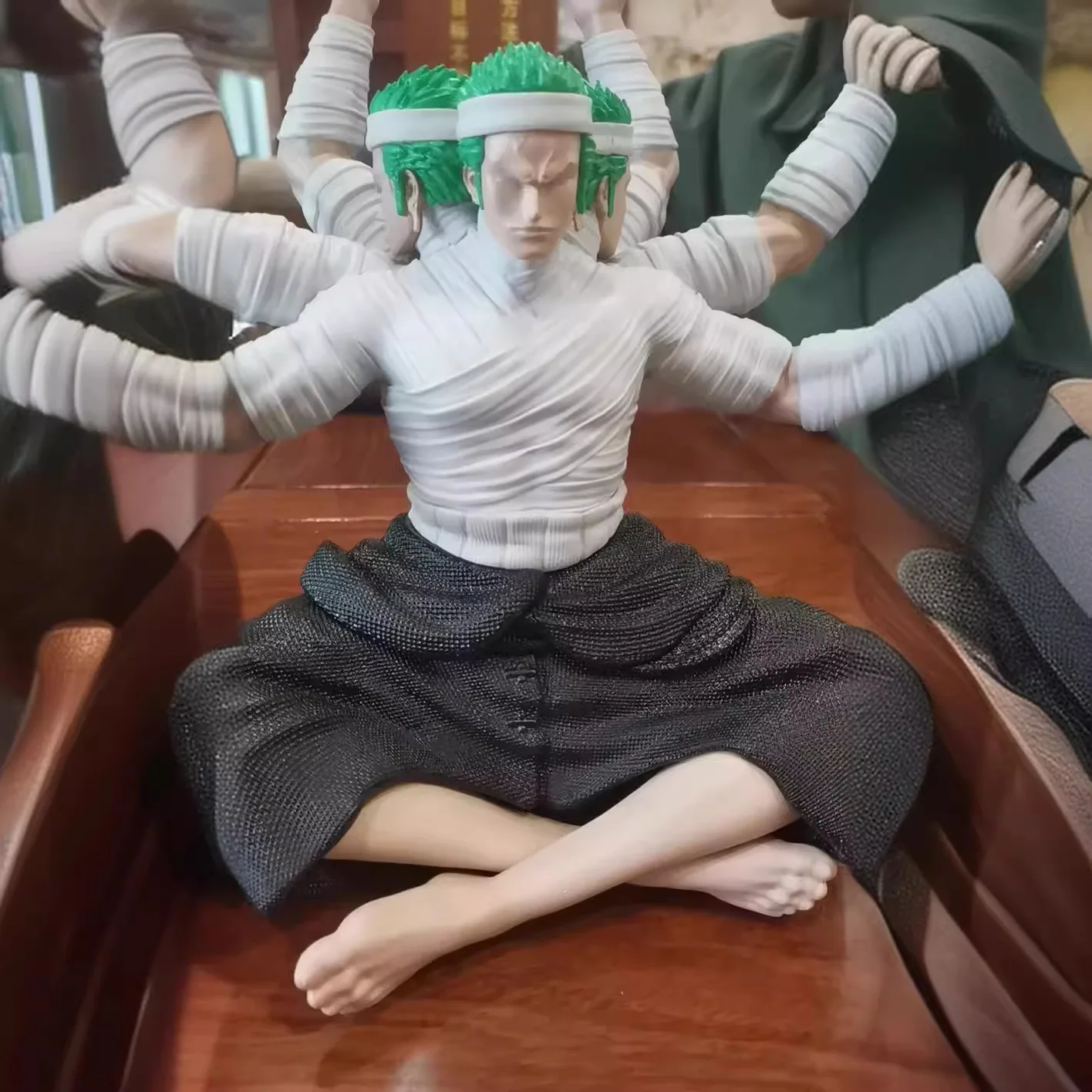 Hot One Piece 26CM Figurka anime Asura Three Headed Six Armed Roronoa Zoro Wine Meat Statue Action Figure Collection Model Toys