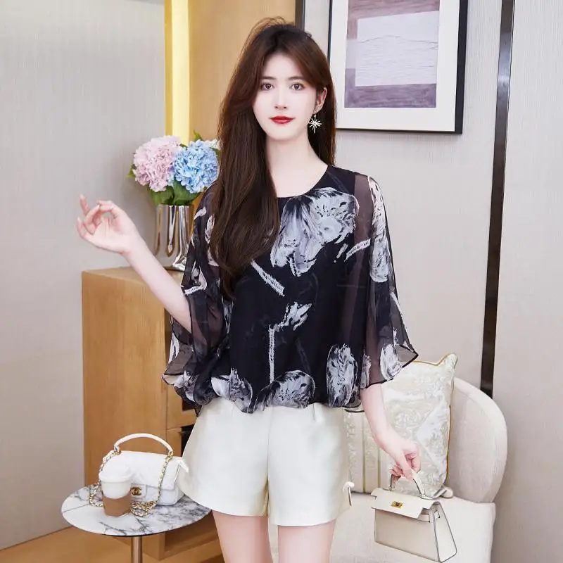 Vintage Printed O-Neck Batwing Sleeve Floral Blouses Women's Clothing 2024 Summer New Loose All-match Tops Office Lady Shirts