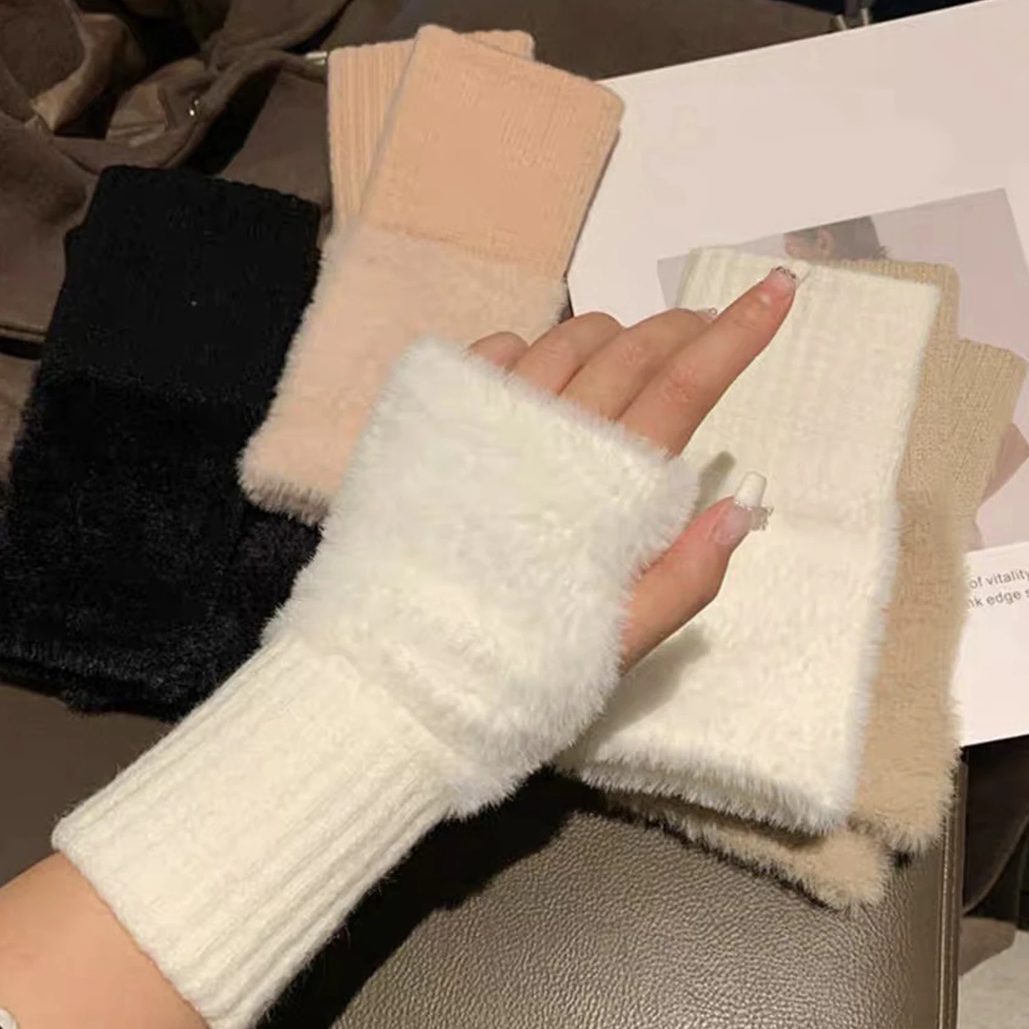 Women Warm Fingerless Gloves Luxury Faux Mink Soft Winter Half Finger Gloves White Khaki Plush Knitted Gloves Wrist Mittens