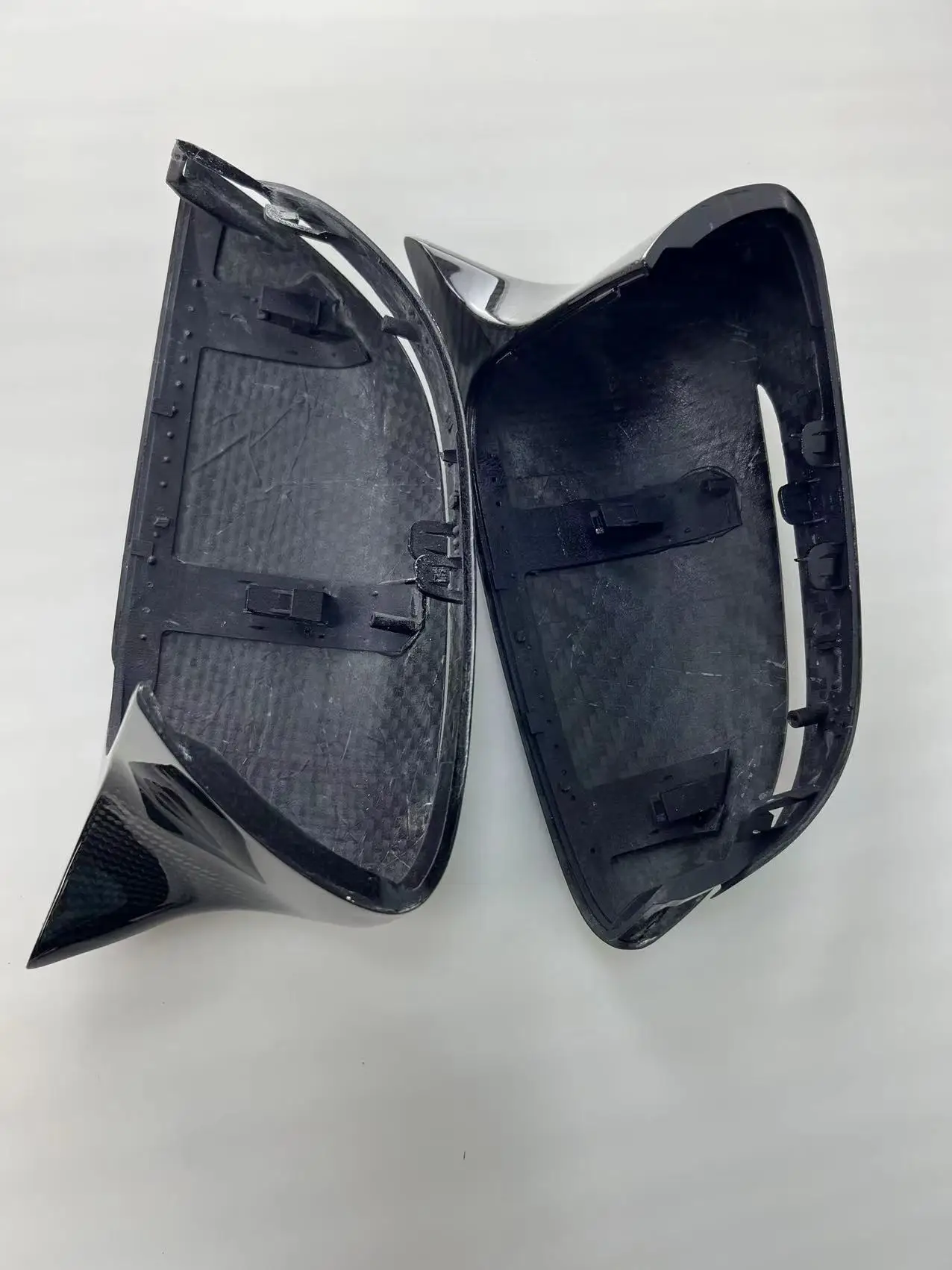 Factory is suitable for the new BMW 5 series G30G38 horn with carbon fiber left rearview mirror shell modified titanium replacem