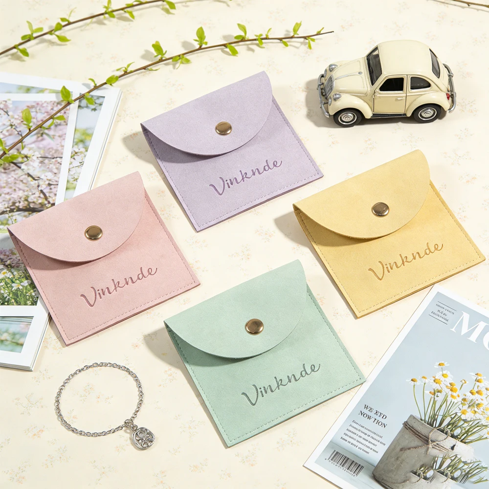 

100 шт. мешочков из микрофибры с логотипом на заказ, замшевые/вельветовые мешочки на кнопке для колец, серег, ожерелий, подарочных коробок для свадебных подарков