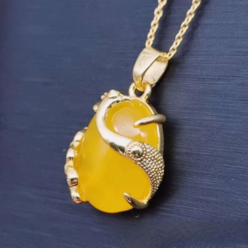 Natural Yellow Agate Chalcedony Inlaid Peacock Pendant Women's Necklace