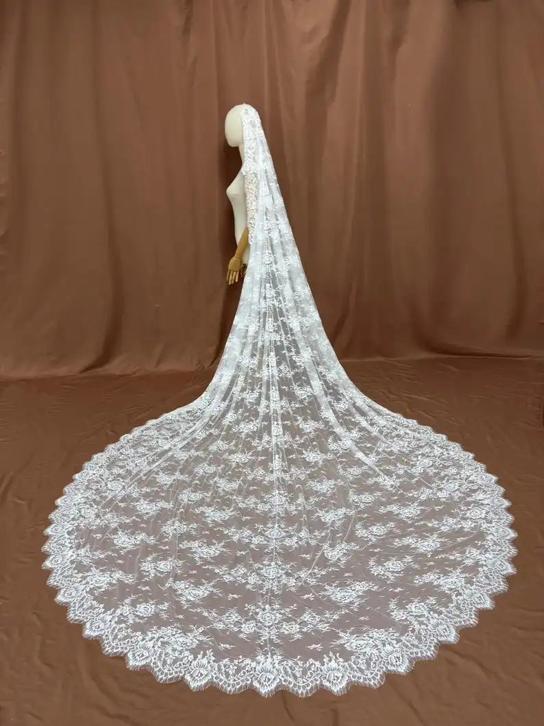 

Vintage Bridal Veil Chantilly Lace Wedding Veil French Lace Mantilla Veil Flower Lace Cathedral Custom Length