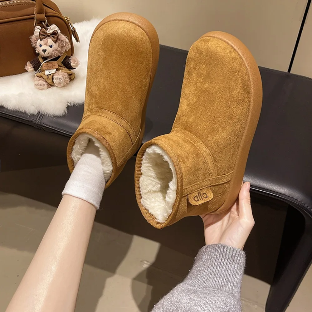 2025 جديد إمرأة أحذية الثلوج عادية الانزلاق على بوتاس موهير أفخم الدافئة المنزل أحذية قطنية الكلاسيكية الشتاء سميكة سوليد المرأة حذاء من الجلد