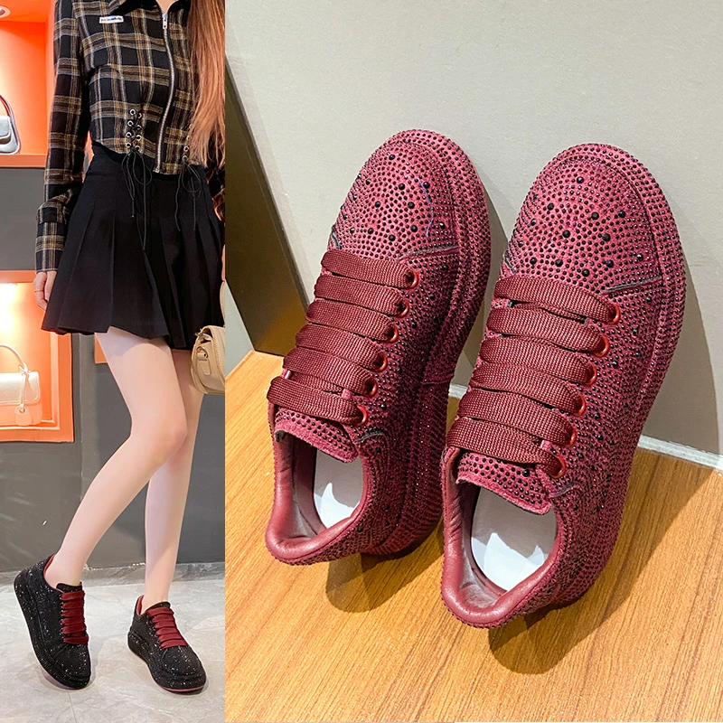 

Роскошные женские туфли с кристаллами, повседневные женские блестящие дизайнерские кроссовки со стразами, трендовые блестящие повседневные женские модные туфли на платформе