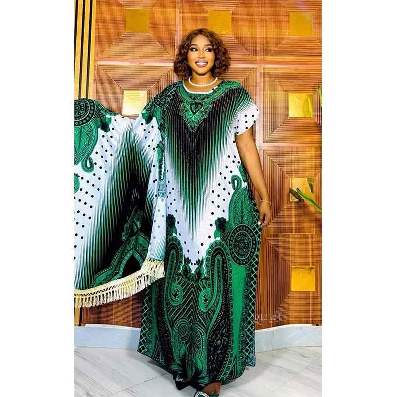 2026New الملابس النسائية الأفريقية رداء كبير فستان مسلم طويل تقديم الطباعة الحفر الساخن الحرفية فستان كبير الحجم + الحجاب