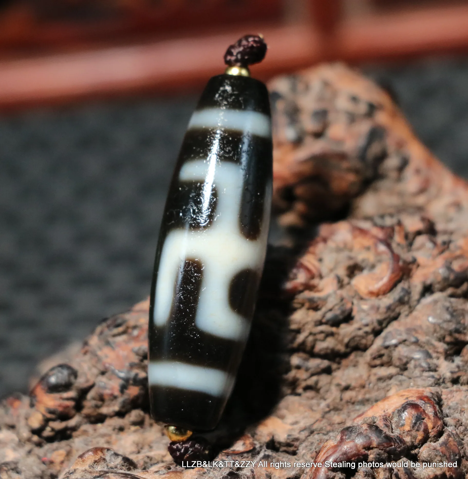 

Power Energy Tibetan Old Agate Oily Patina Double Wanzi Swastica dZi Bead Amulet UPD0222 Timestown UPD22