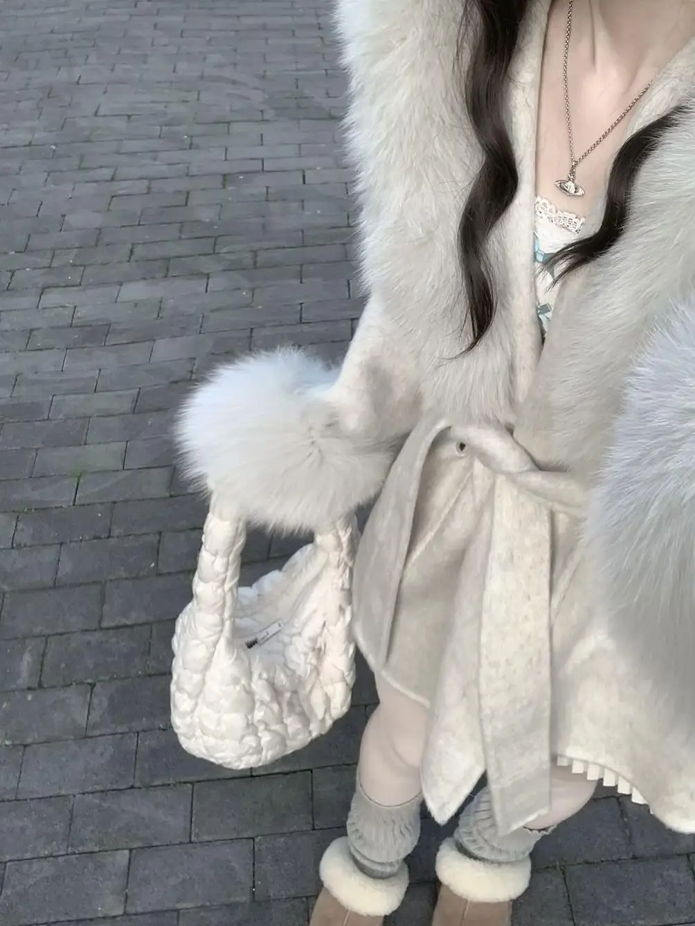 매듭 레이스 트림이 있는 여성용 가을 겨울 패션 탑 한국 스타일