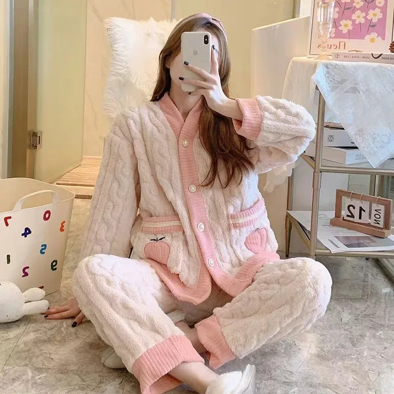 New Padded and Thickened Loose Warm Skin-friendly Outside The Home Suit Peach Suit Coral Velvet Pajamas Small Fragrant Wind Ms.