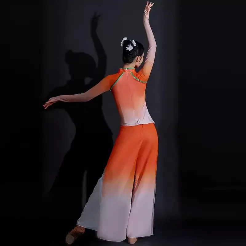 Vestido de dança clássica para fêmea, Novo guarda-chuva, Elegante Fan Dance Traje, Vestido nacional Yangko, Vestido de dança quadrado