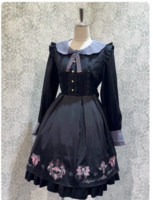 和菓子のような可愛さ、ロリータ風の大きなリボン付きドールカラーのショートドレス、女性用刺繍入り長袖シャツ、ハイウエストサスペンダースカートのセット