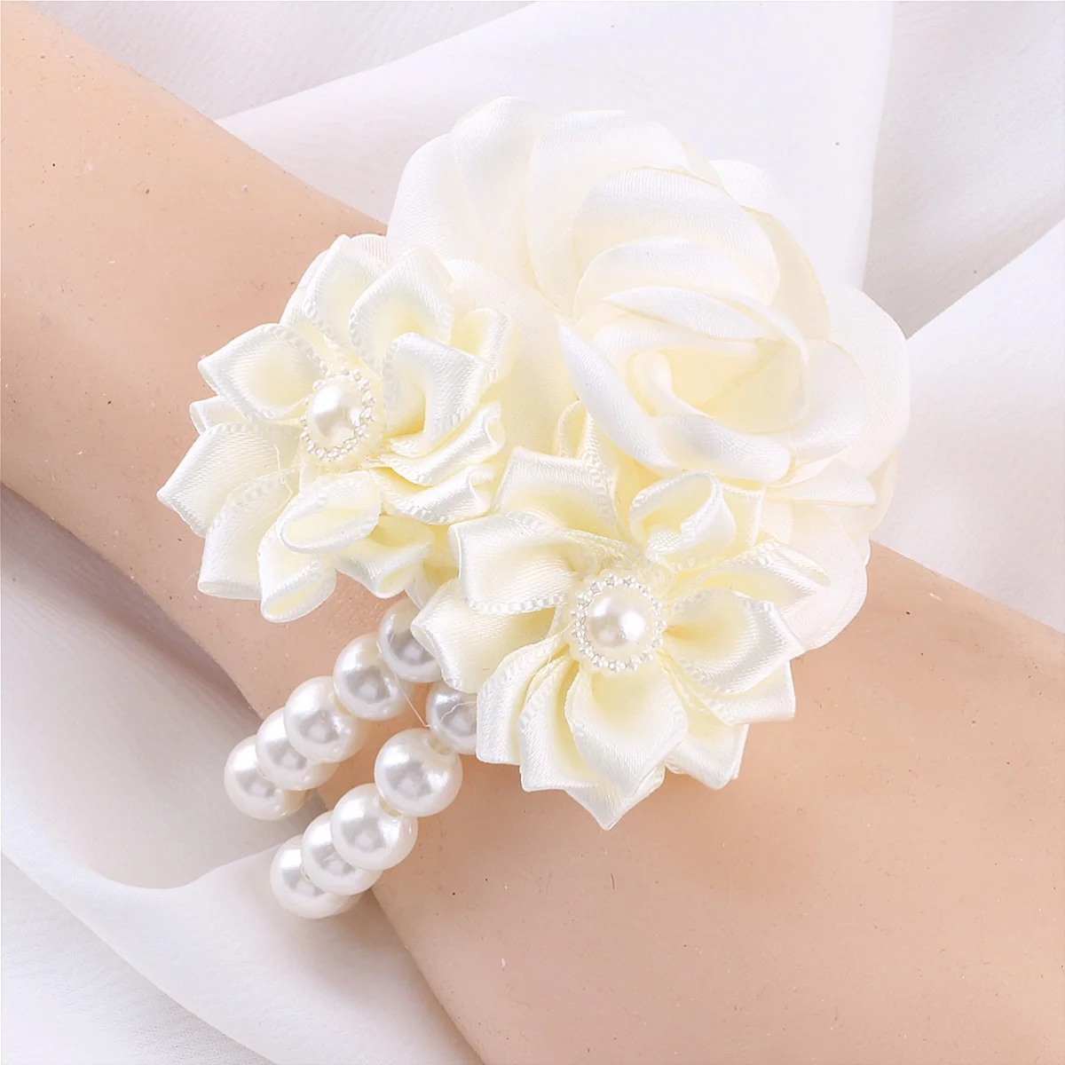 1Pc Elegant Cream Rose Wrist Flower, Daisy Decor Bridesmaid Wrist Corsage, Hand Flower for Wedding Party Prom Festival