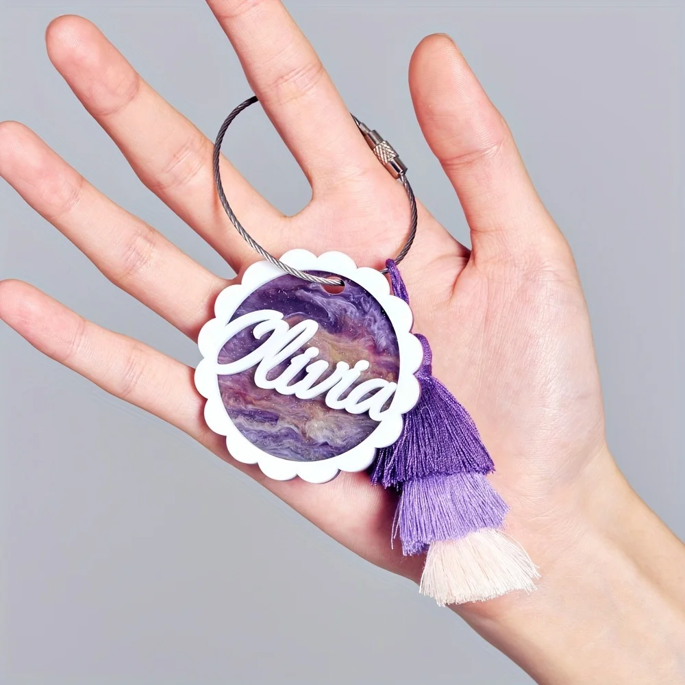 Customize a cute lace-trimmed fringed bag hanger. An ideal casual bag hanger for daily use and an excellent gift choice.