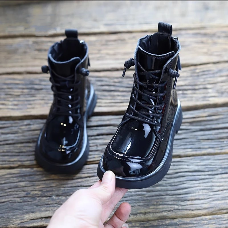 Nuevos botines informales de piel de vaca de estilo británico, botas de charol con suela suave para bebés y niñas, zapatos hechos a mano para niños