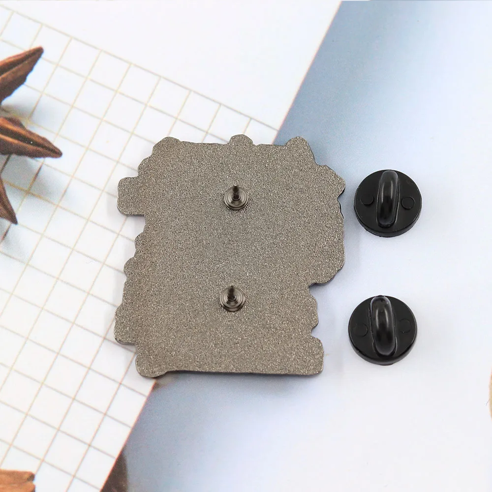 Lustige mürrische Katzen-Emaille-Pin „Trotz meines Gesichtsausdrucks redest du immer noch“ Brosche Niedliche Katzen-Tier-Anstecknadel Geschenk für Rucksack – Detail 3