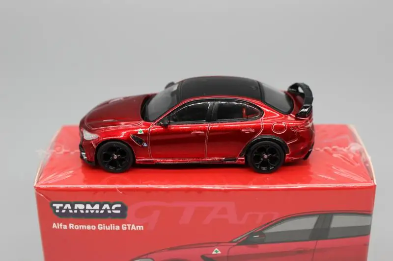 Tarmac1:64 Alfa Romeo Giulia GTAm Collection of die-casting alloy cart model ornaments gifts