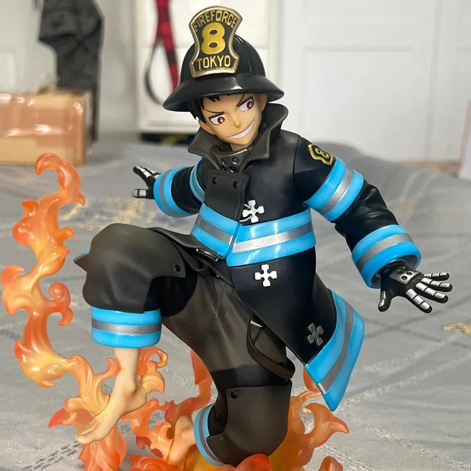 Auf Lager 16CM Shinra Kusakabe Figur Anime Feuer Kraft Spezielle Wirkung Blut Desktop Puppe Golf Modell Spielzeug Geschenk Sammlung ornamente