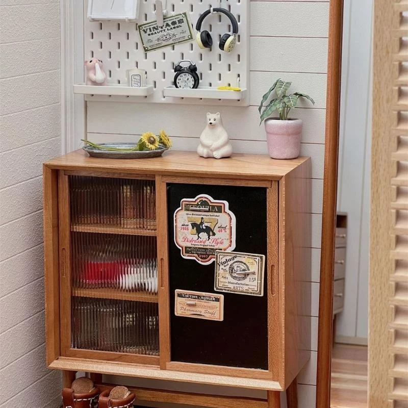 خزانة أثاث غرفة المعيشة المصغرة لبيت الدمى خزانة بيت الدمى الخشبية مع باب منزلق لبيت الدمى 15UB #1