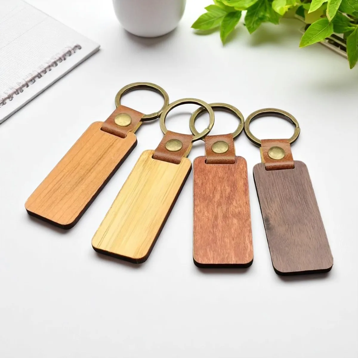 

1PC New Popular Small Pendant Leather Metal Car Keychain Motorcycle Keyring Key Chain Ring Engraved Engraving Gift