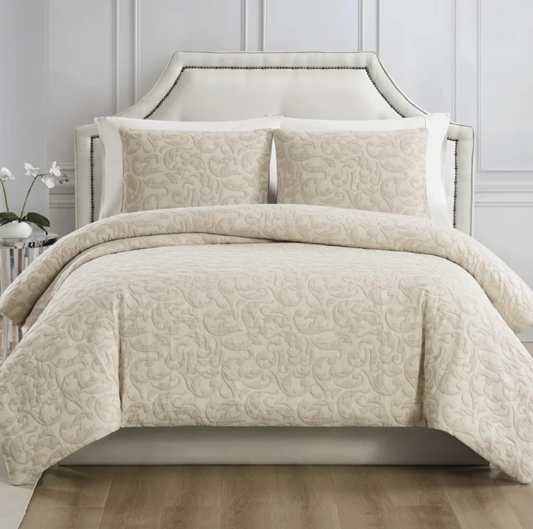 2025 Bedding Jacquard 8 Pcs  Comforter in Middle East Market