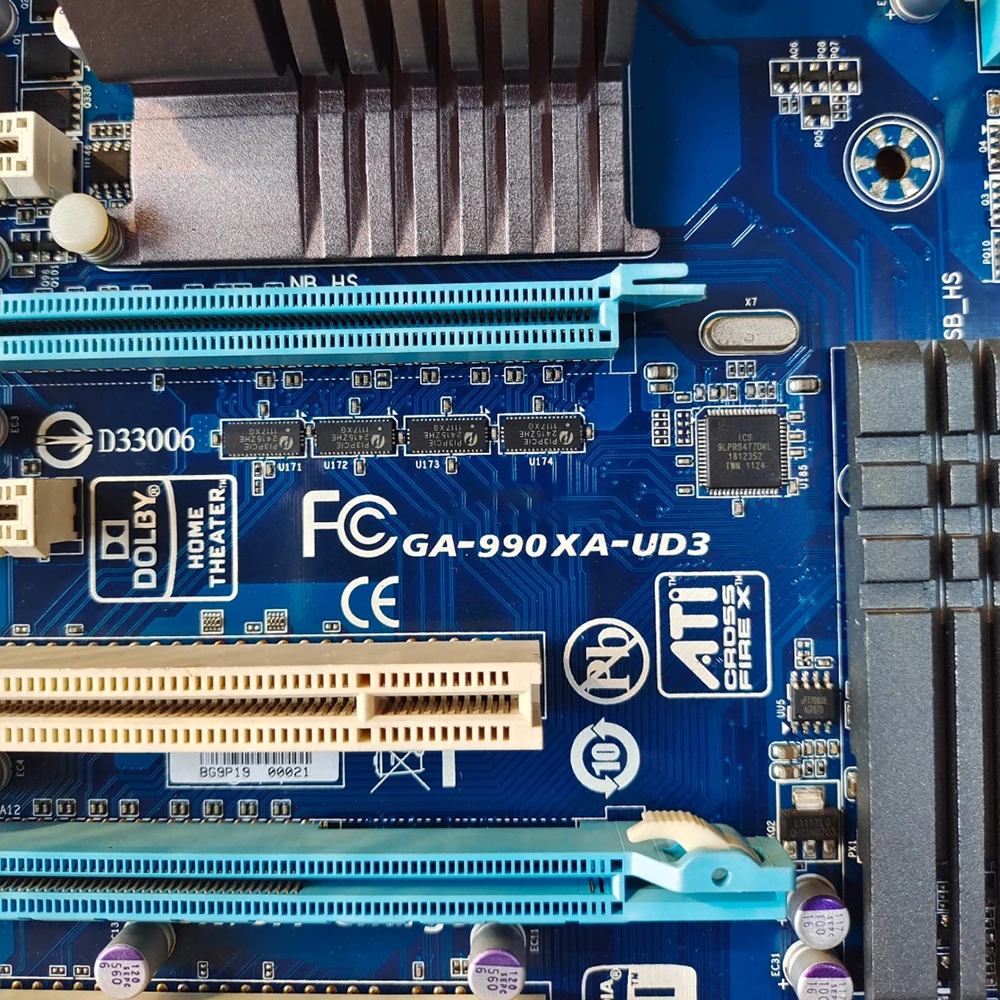 High Quality GA-990XA-UD3 990XA-UD3 990FX Socket AM3 AM3+ DDR3 ATX Desktop board