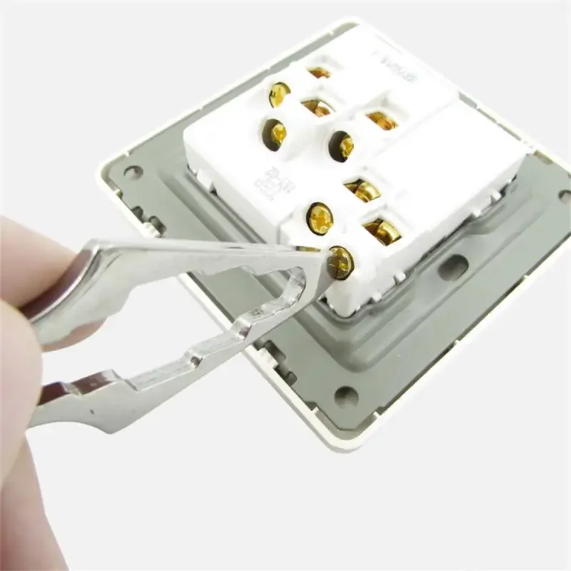 أسلحة الدفاع عن النفس في الهواء الطلق EDC أدوات إنقاذ الدفاع الشخصي المفاتيح ستينغر فتاحة الزجاجات مزيج وجع للرجال والنساء