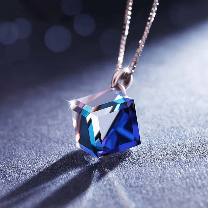 One new simple and stylish artificial crystal blue aurora sugar cube color-changing pendant choker necklace, super sparkly neckl