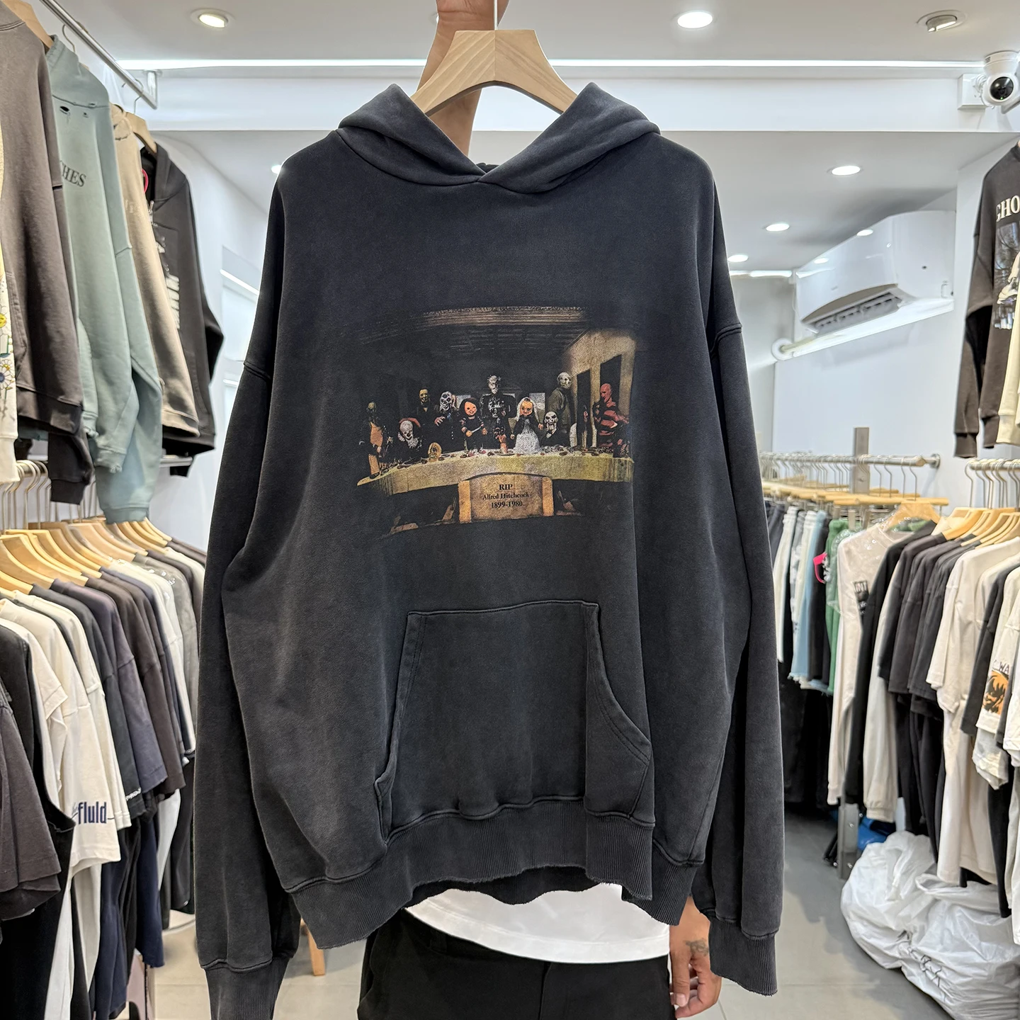 

Высококачественная толстовка с капюшоном в американском стиле с принтом ужасов, свитер для пары, свободный крой, модная толстовка с надписью для ужина, пар