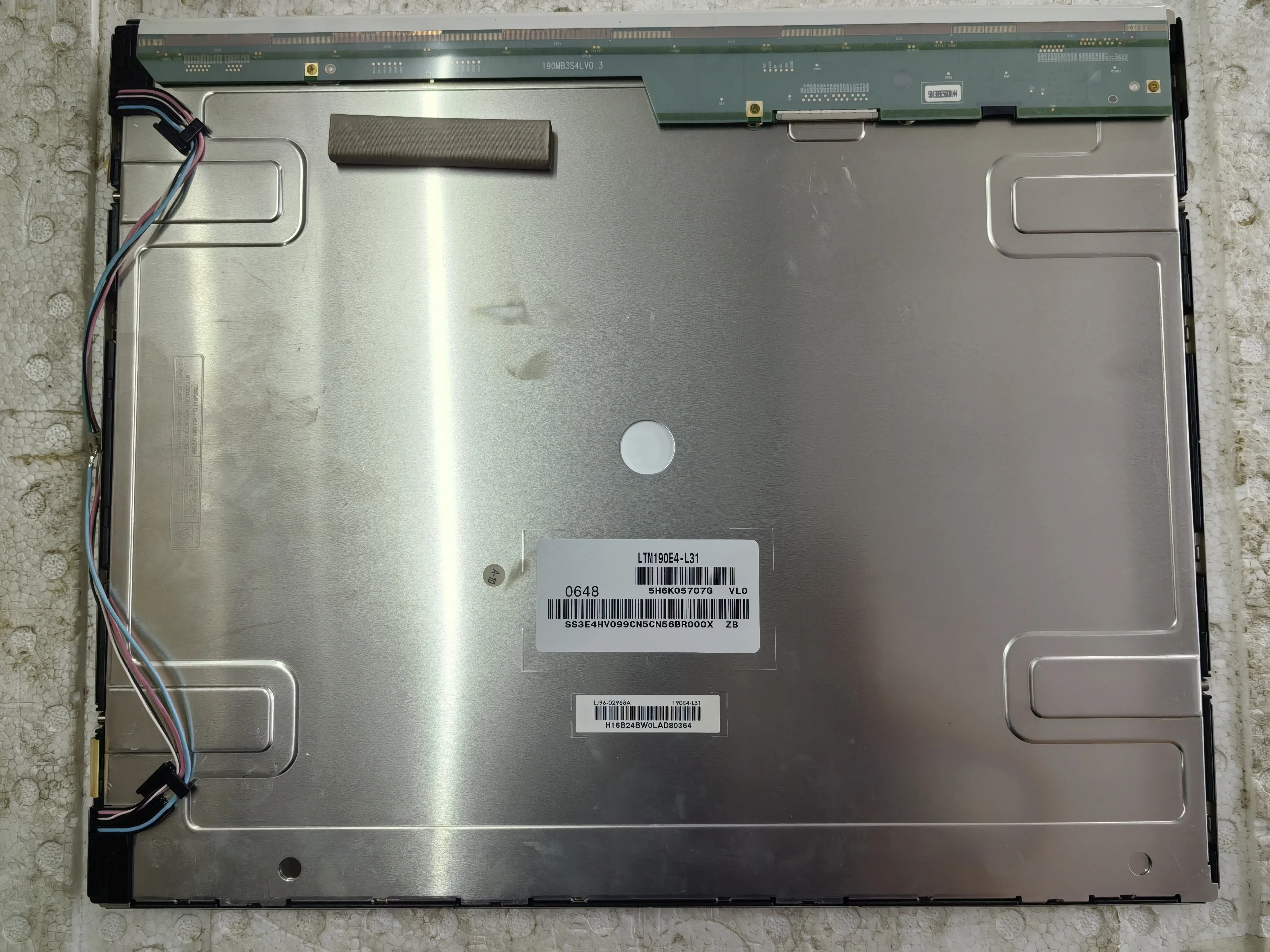 

Оригинальный 19-дюймовый промышленный экран LTM190E4-L31 LTM190E4-L32 LTM190E4-L01 LTM190E4-L02 LTM190E4-L03 LTM190E4-L04 LTM190E4-L21