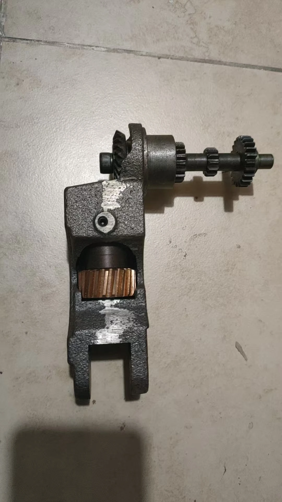 ブリッジポートフライス工作機械用ウォームギアクレードルフィット-b1-17-ミル-j-ヘッド