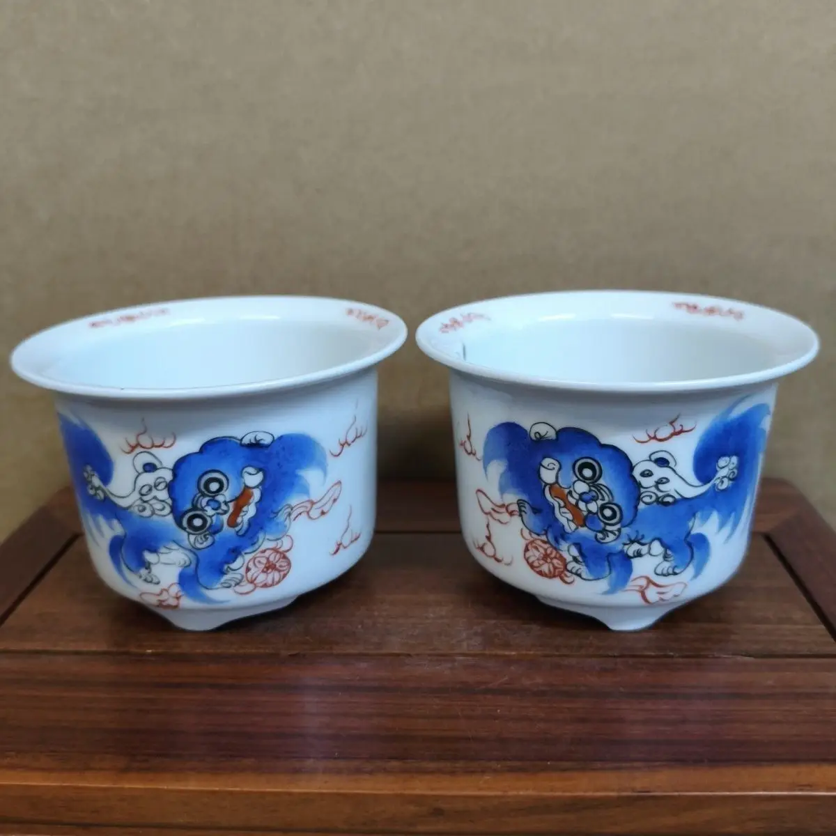 Vintage Antique Taishi Shaobao Porcelain A Pair Lion Pattern Small Flower Pot Decorative Jar