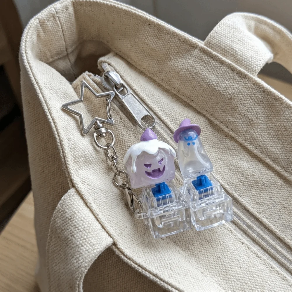 ABS Material 2/4 Keys Finger Keyboard Keychain Portable Pumpkin Ghost Fidget Bag Pendant Mini Sensory Mechanical Button Keyring