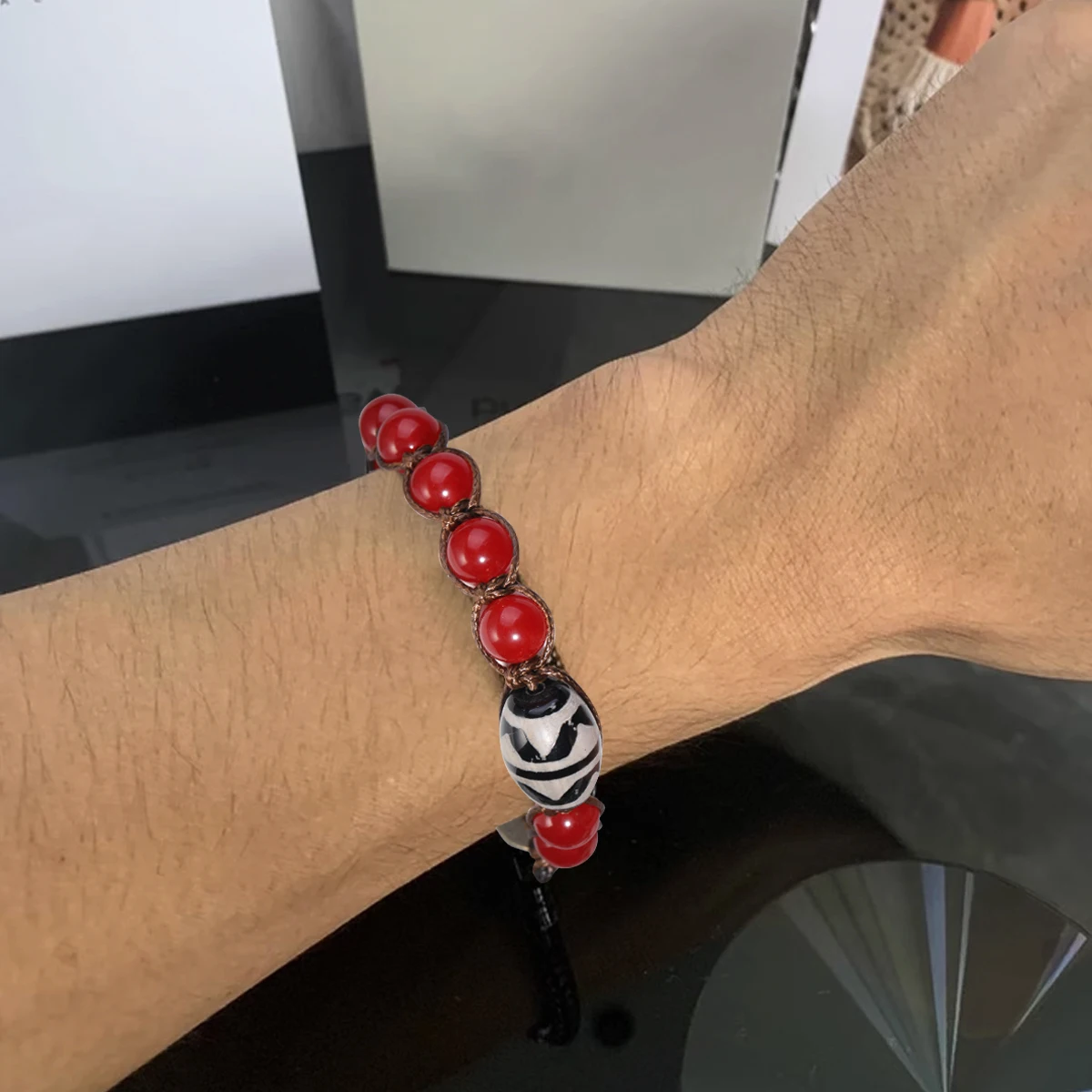 

Bohemian Tibetan style tiger tooth Tianzhi bracelet red sandalwood rosary women men bracelet natural stone 8mm bead