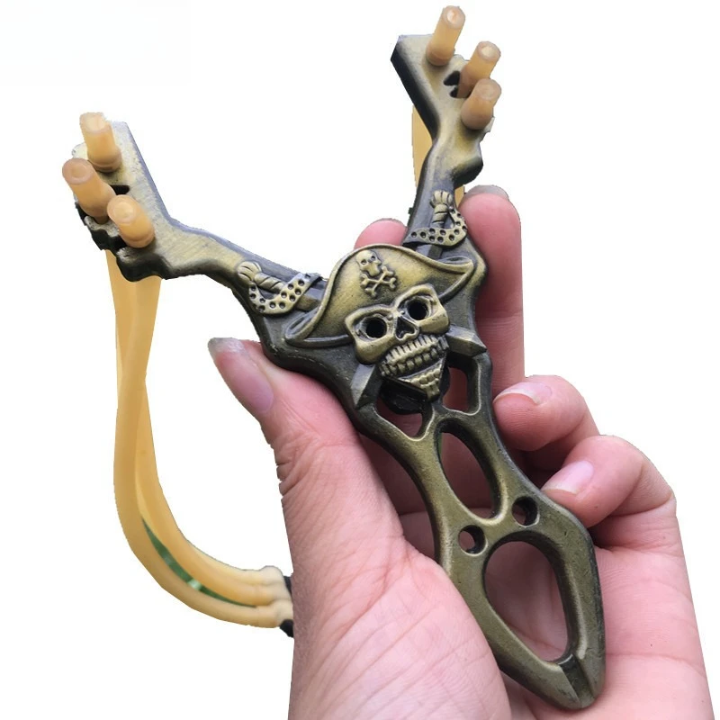 

Skull Head Slingshot Creative Retro Multi Band Universal Slingshot Personalized Bronze Card Ball Slingshot