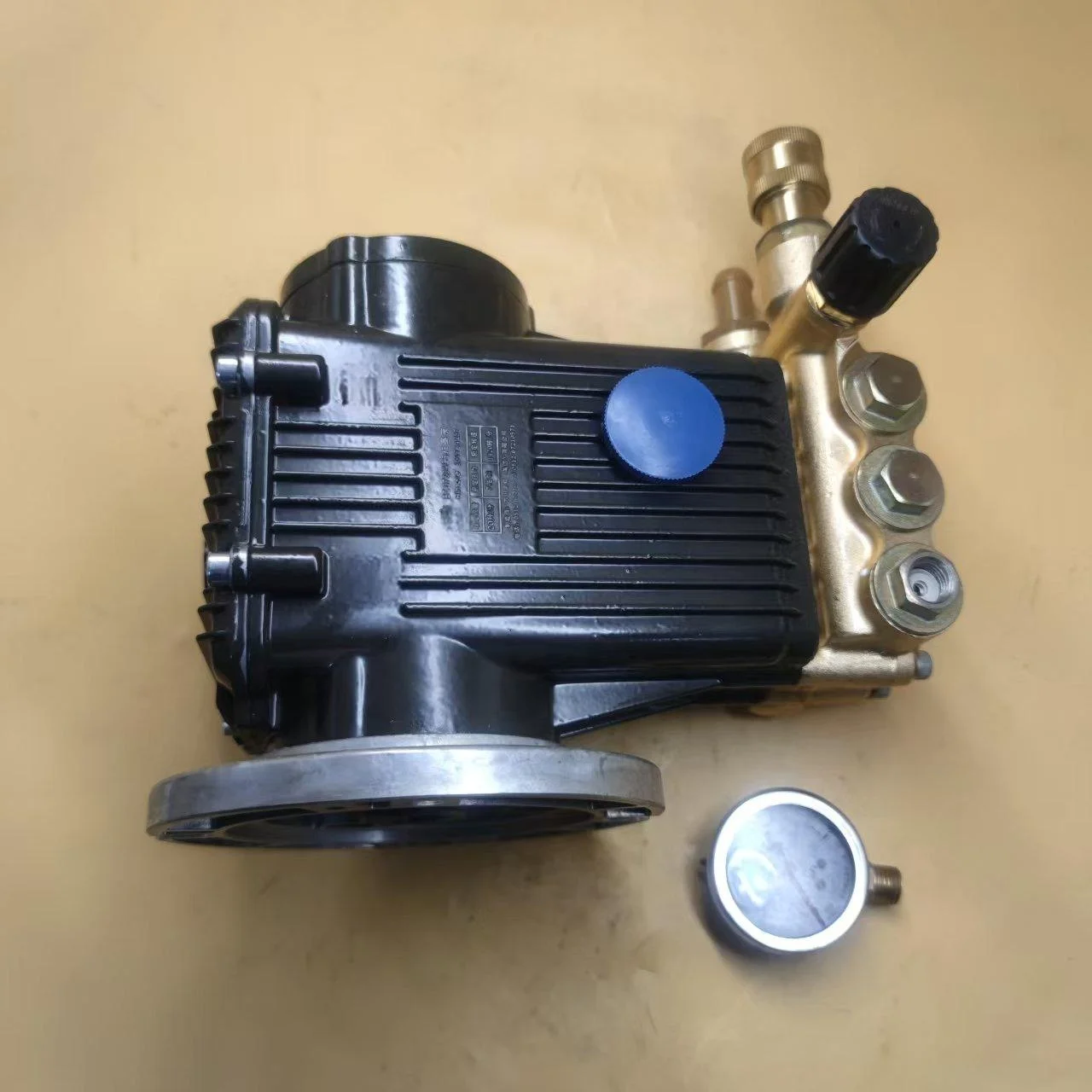 New Shacman Three Cylinder Plunger Pump Hydraulic Motor Driven Water Gun Water Pump for Zoomlion Concrete Pump Trucks Vehicle