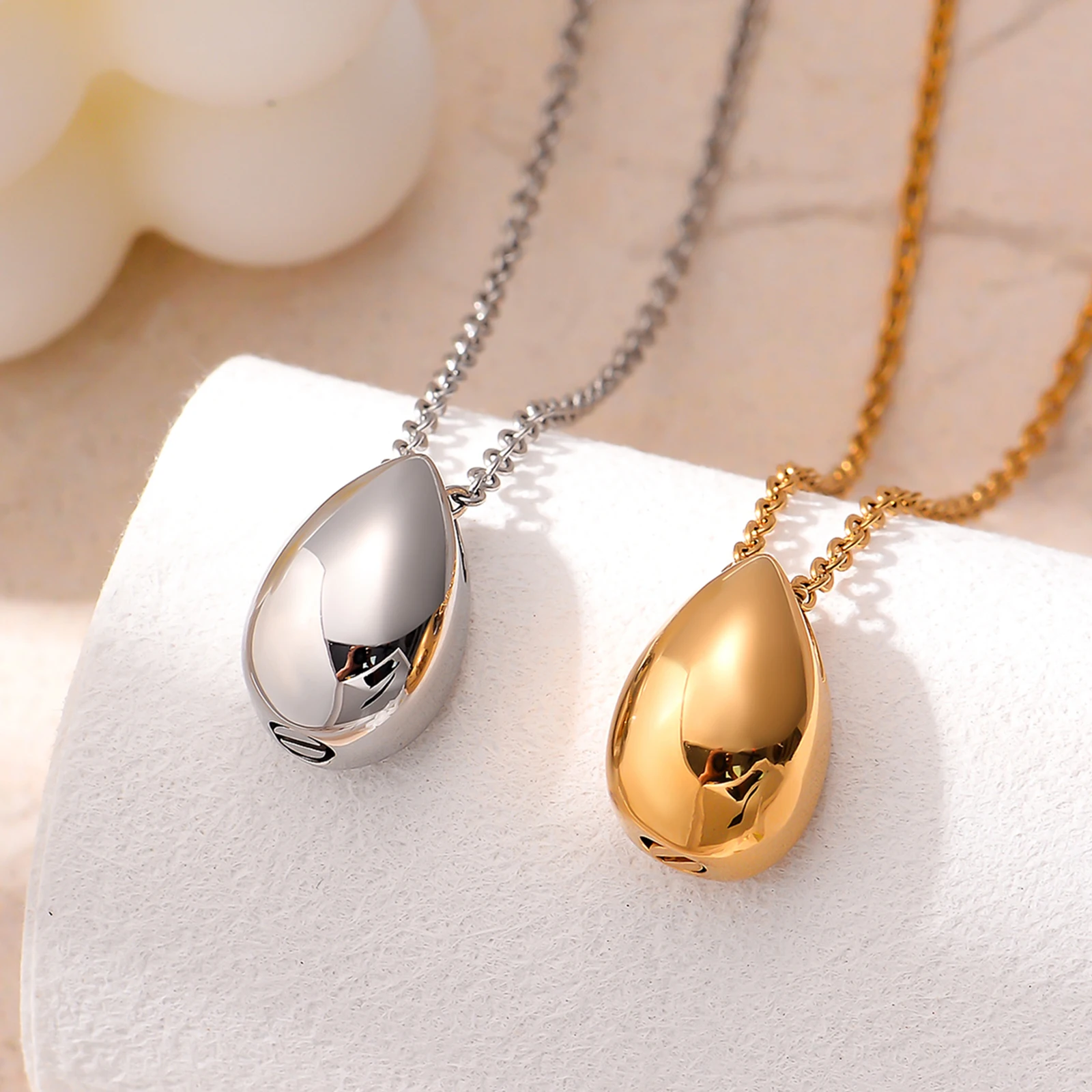 Carved Teardrop Keepsake Ashes Necklace Urn Pendant Mini Stainless Steel Cremation Memorial Jewelry for Women