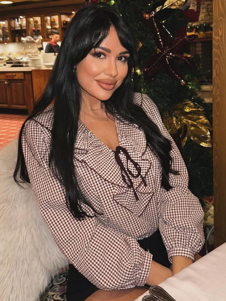 

HH Female 2026 Fashion Loose Versatile Crew Neck Plaid Stacked Decorative Shirt Women Temperament Casual Long-Sleeved Top Mujer